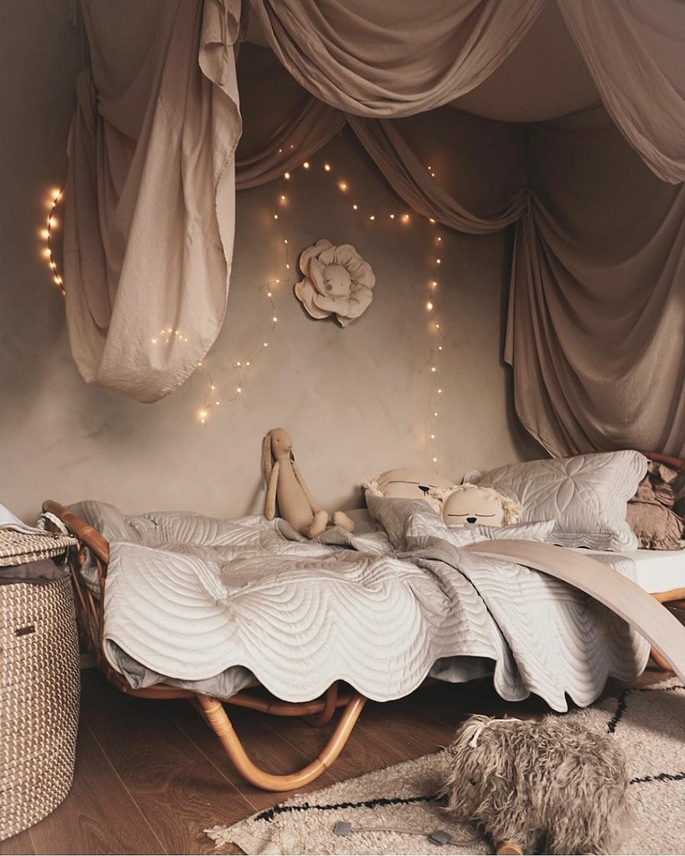 Décoration poétique d'une chambre de petit fille